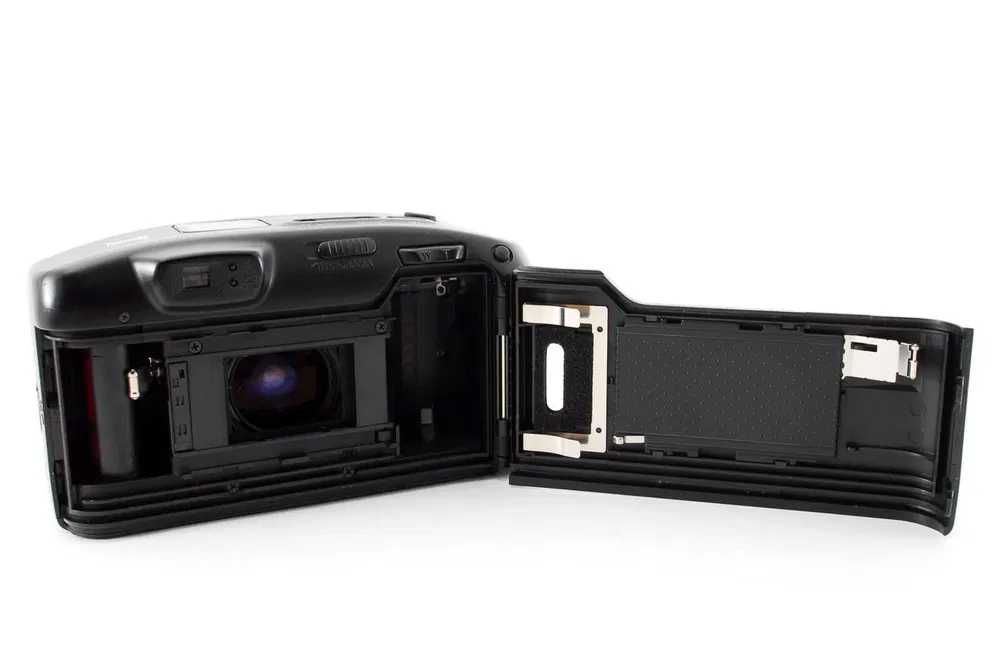 Camara Nikon ZOOM 700 VR 35mm Point & Shoot Film Camera