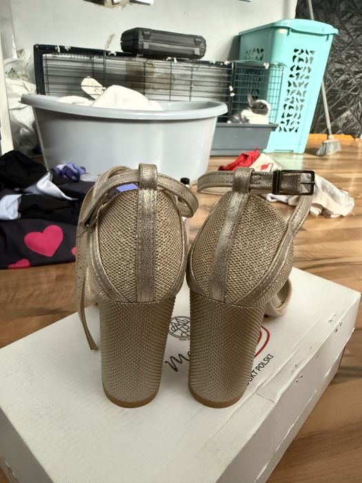 Sprzedam buty rozm.37