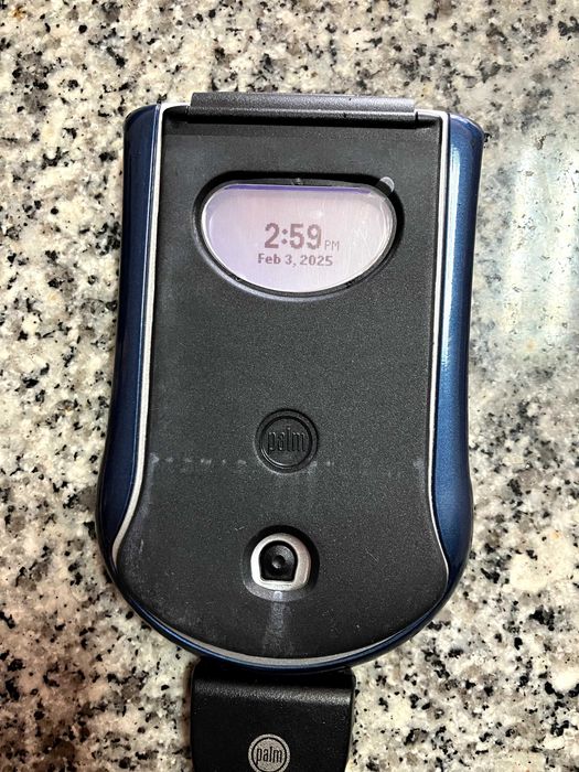 Palm M130 com carregador, caixa , dock e software,  precisa de bateria