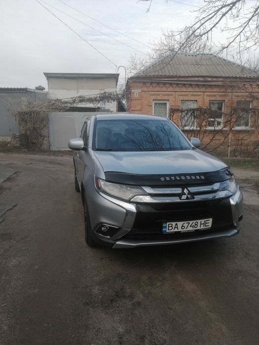 Мітсубісі аутлендер