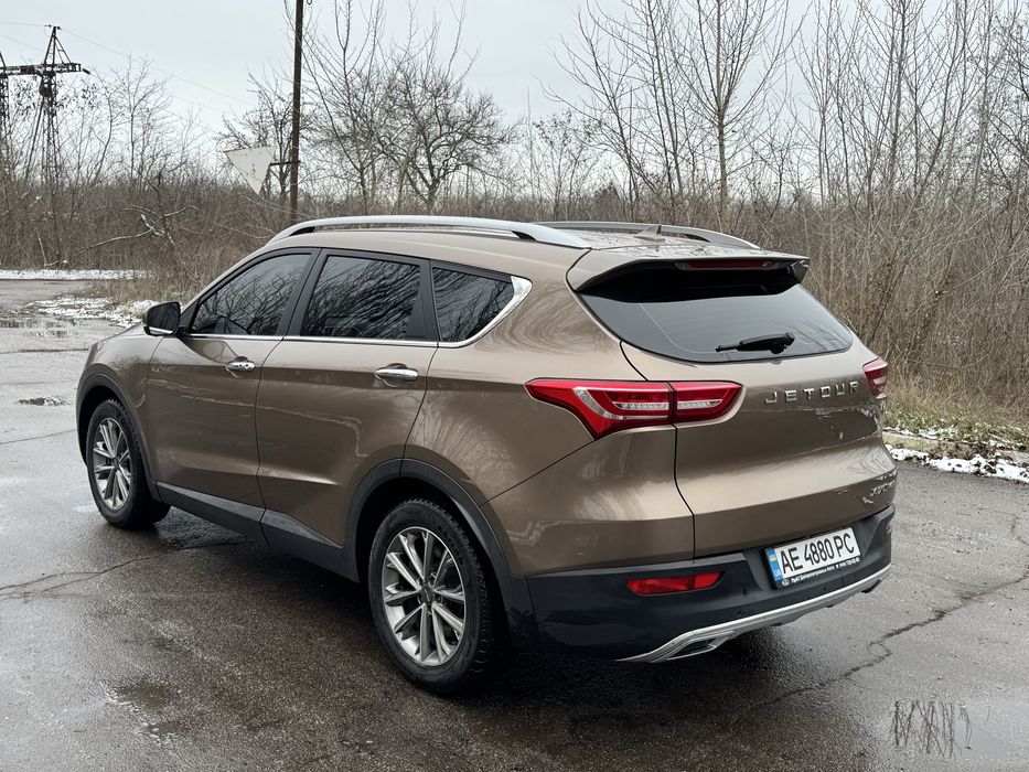 Продам гарний автомобіль Jetour
