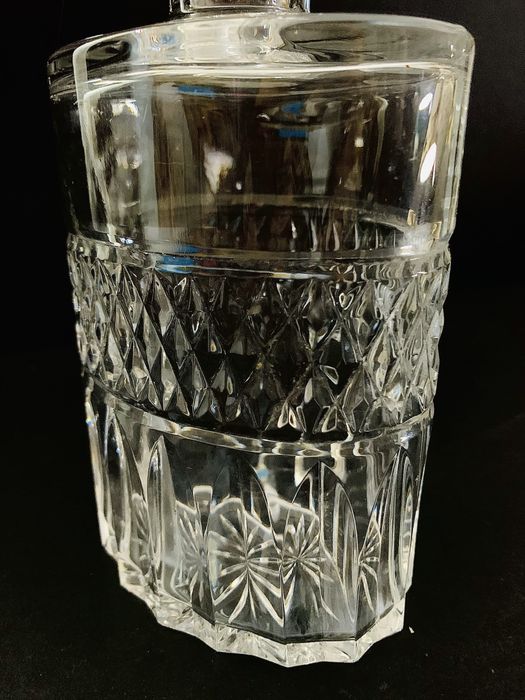 Garrafa de cristal lapidado