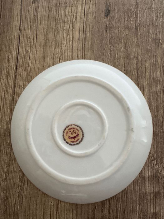 Chávena E Pires em Porcelana