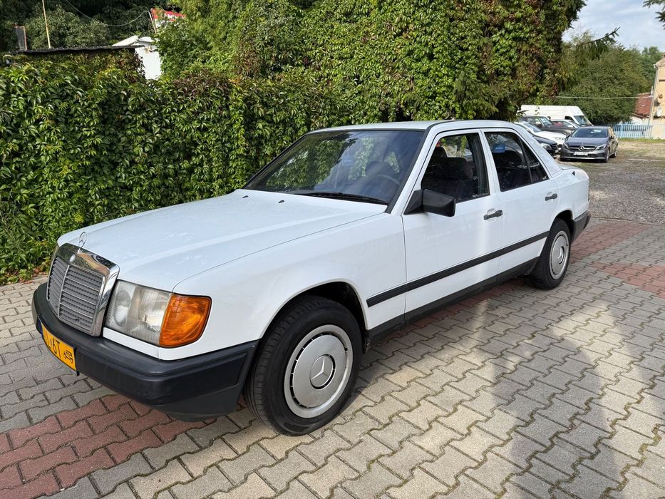 Mercedes-Benz W124