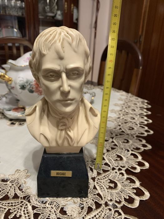 Busto de Bocage em marfinite