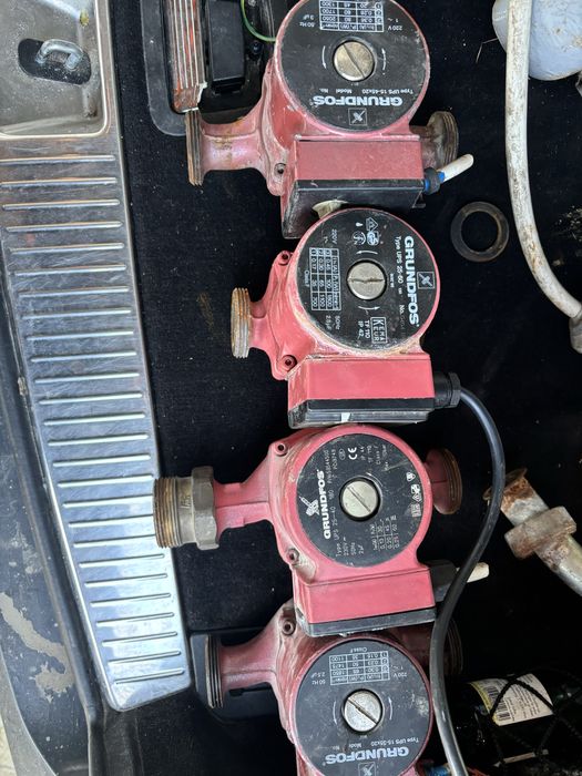 Циркуляційні насоси Grundfos в хорошому стані  , водяні насоси