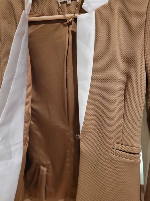 Żakiet damski elegancki w kolorze camel