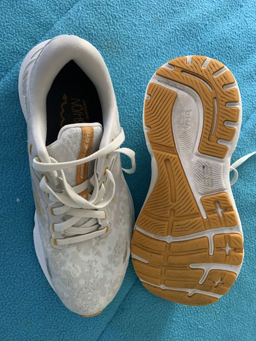 Tenis Brooks , modelo adrenaline gts 23