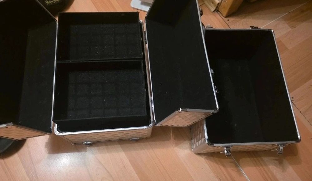 Kuferek i akcesoria do paznokci