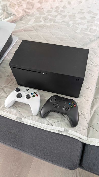 Xbox series X 1 TB Com 2 Comandos