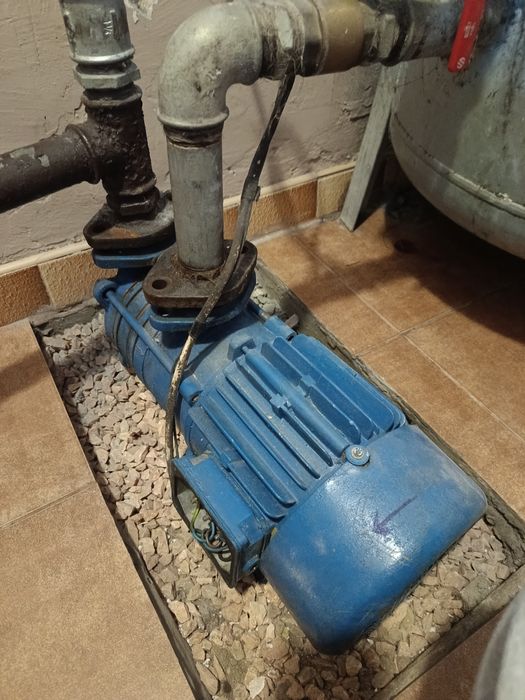 Hydrofor trójfazowy