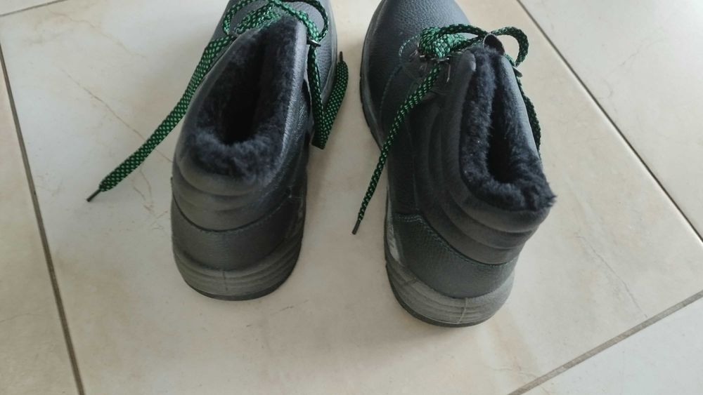 buty robocze  -nowe-ocieplane wysokie rozmiar 40