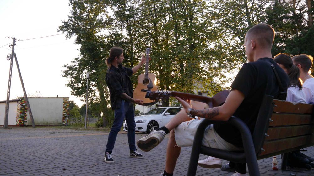 Gitary z Cezarym - Nauka gry na gitarze Ostrołęka (Nauka i Serwis)