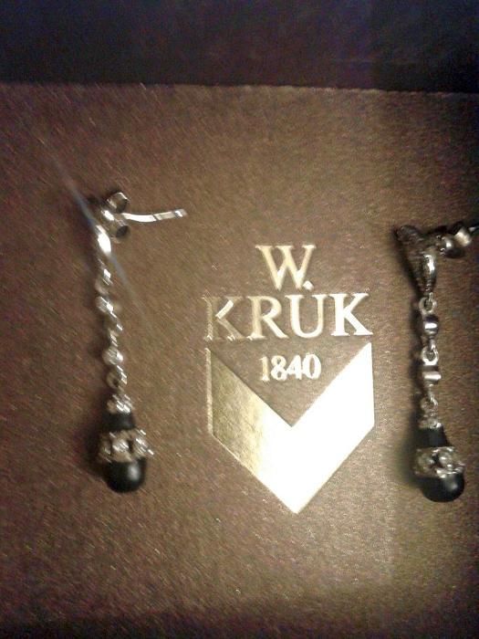 piękne srebrne kolczyki cyrkonie Kruk