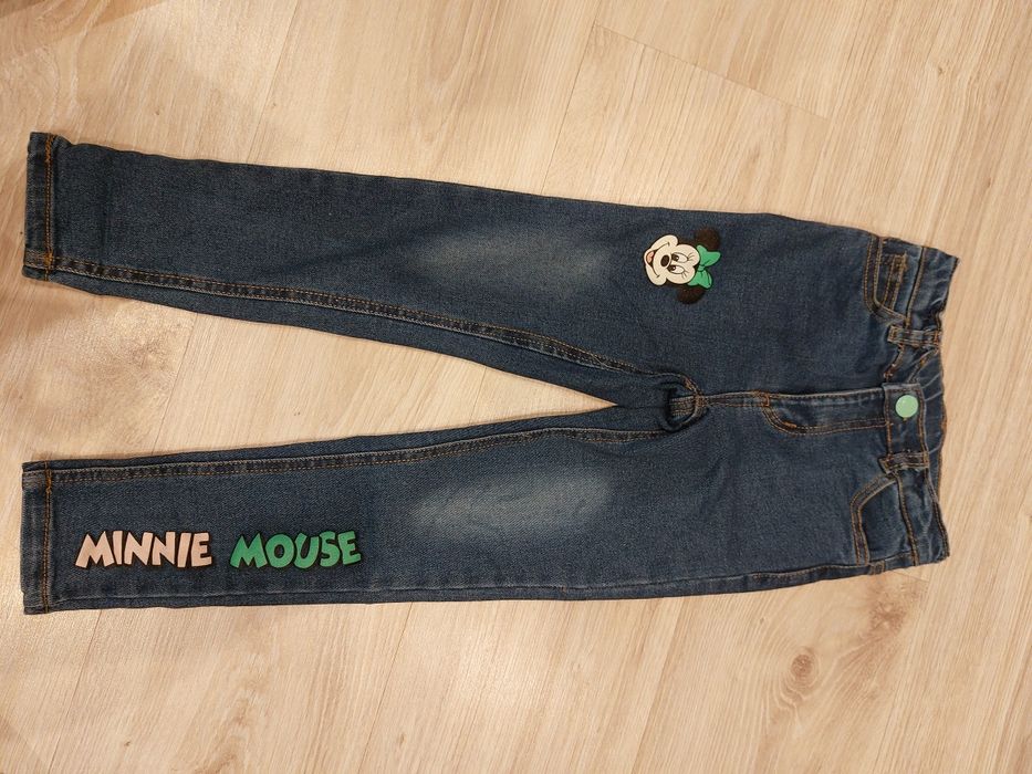 Sprzedam spodnie rozmiar 110 slim