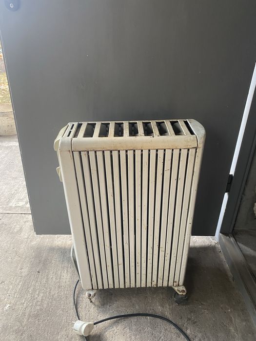 Обогреватель масляный Delonghi 2000W