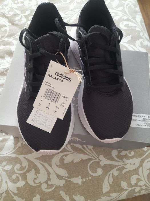 Tênis de senhora adidas novos com etiqueta