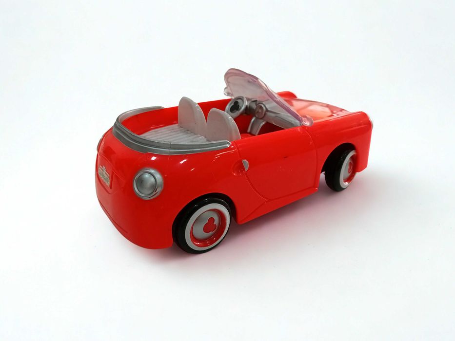 Carro vermelho de brinquedo