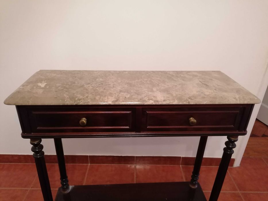 Consola com tampo marmore