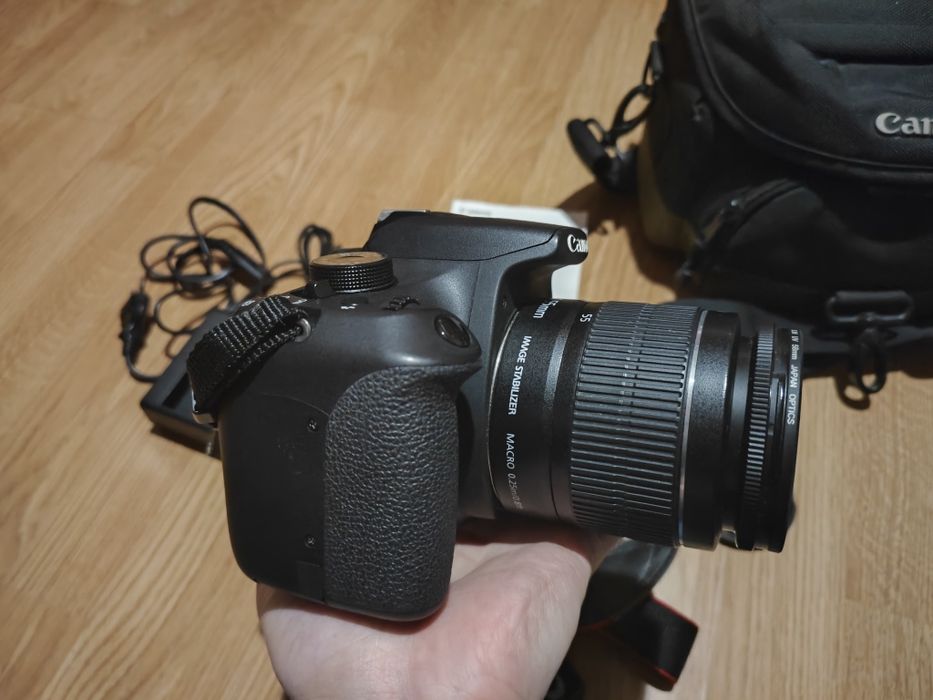 Câmara Canon 1200D + objetiva