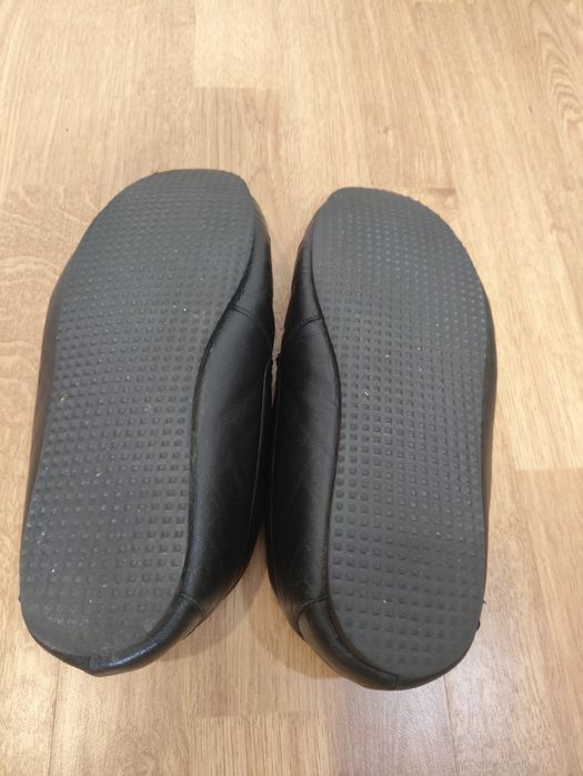 Продам черевики Clarks і мокасини Padders