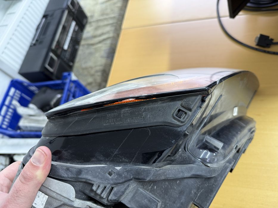 Фара перед прав Audi Q5 8R оригінал під ремонт