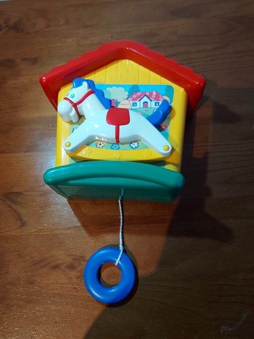 Cavalo com música da Chicco.