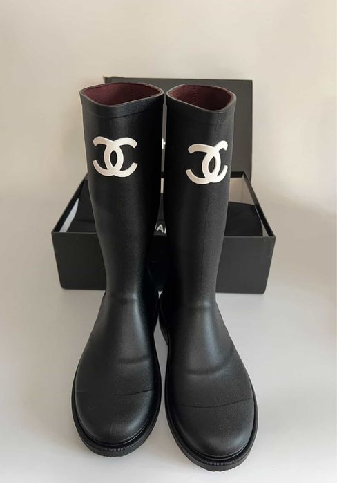 Резинові чоботи від Chanel