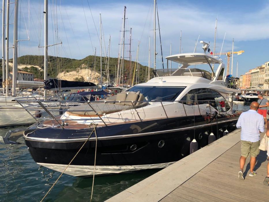 Яхта Azimut 55 флайбридж