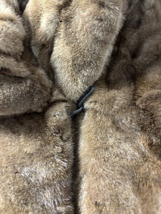 Elegancka długa szuba z naturalnego futra