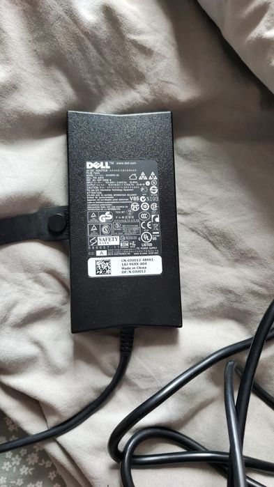 Zasilacz Dell (130W) DA130PE1-00