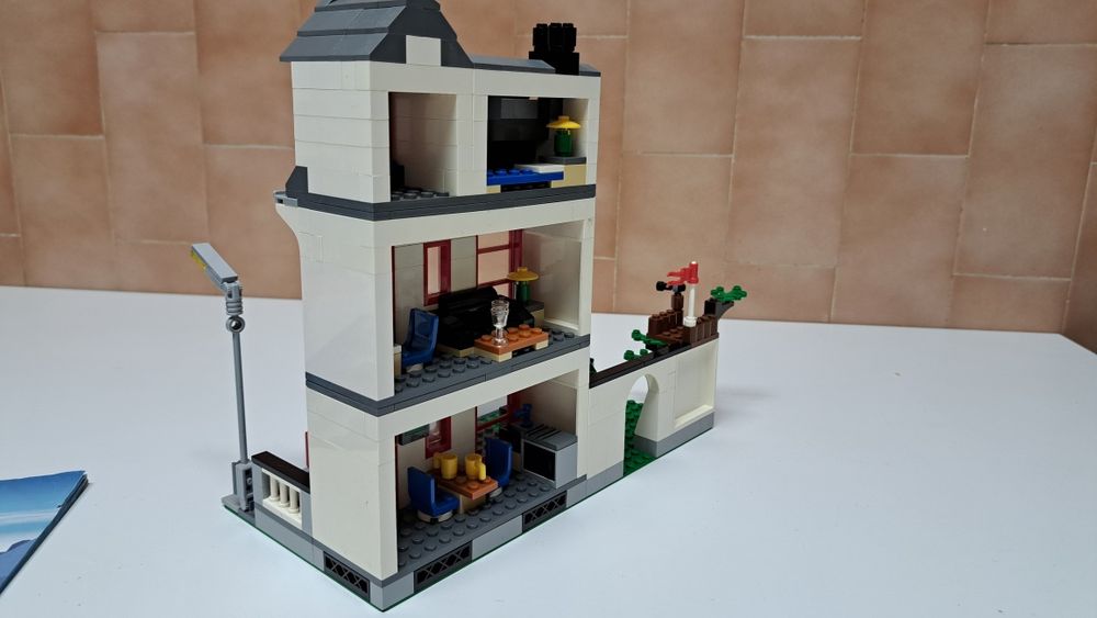 LEGO 8403 - City House