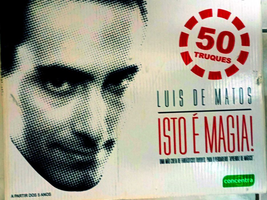 Kit de Magia "Isto é Magia! 50 Truques" - Luís de Matos