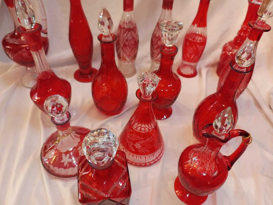 Garrafas Vermelhas Lapidadas