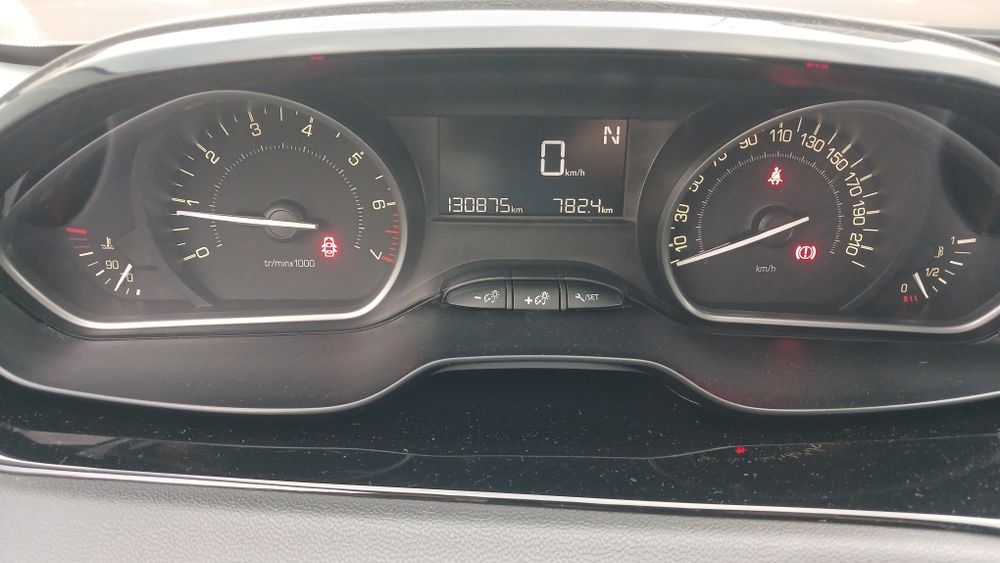 Пежо 208 Peugeot