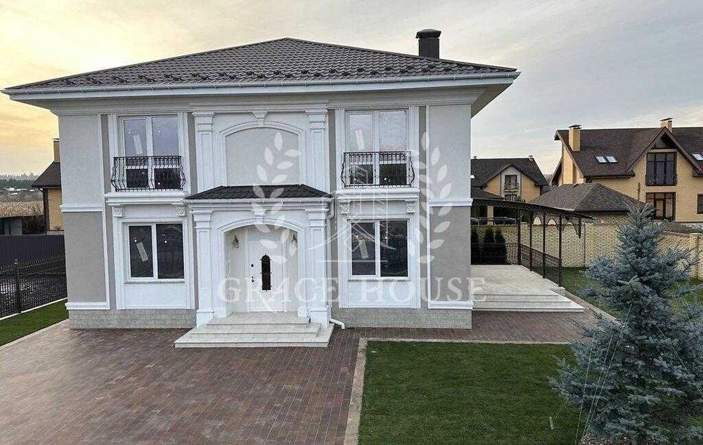 Новий котедж на БЕРЕЗІ ОЗЕРА з РЕМОНТОМ, з охороною у КМ. с. Романків