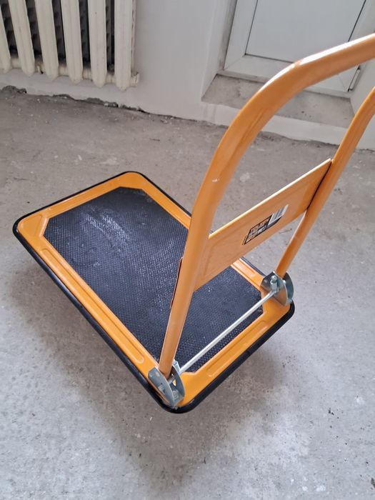 Тачка будівельна