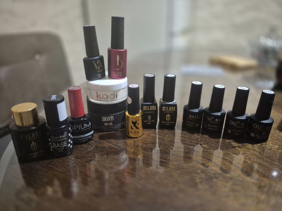 Продаж гель-лаки, для нігтів 10 кольорів + база + акрилова пудра