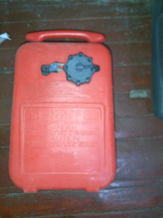 Продам бак для лодочного  мотора 22 л