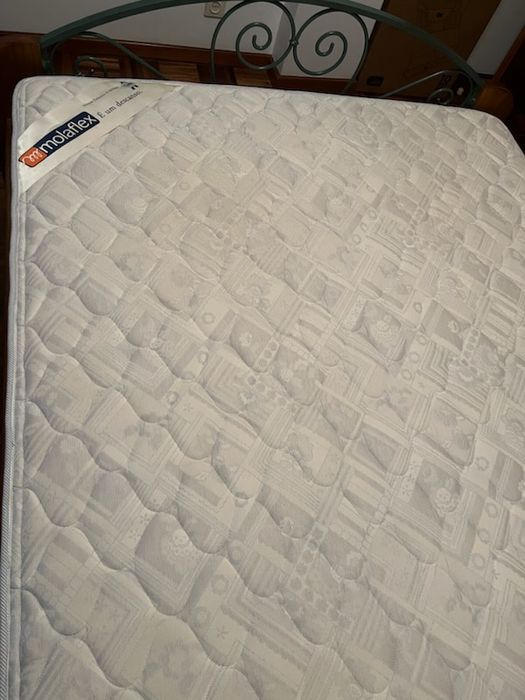 Colchão e estrado de cama de casal