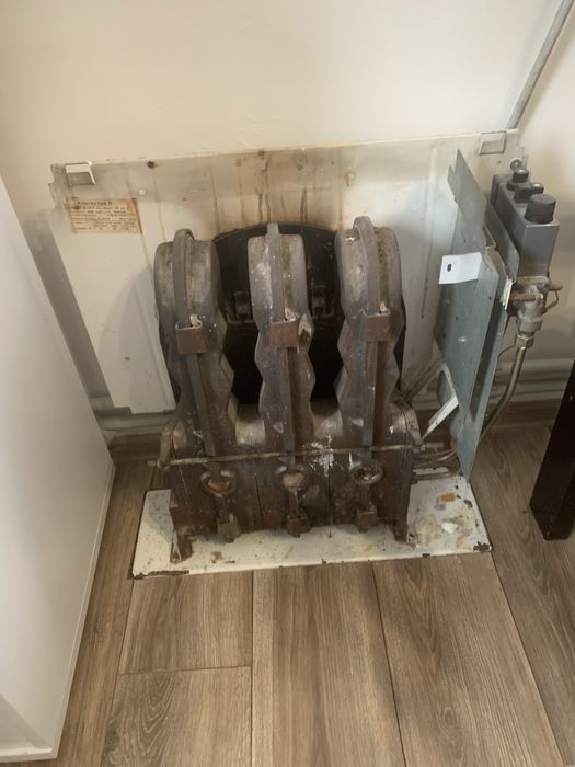 Конвектор чавуний в робочому стані є все димохід