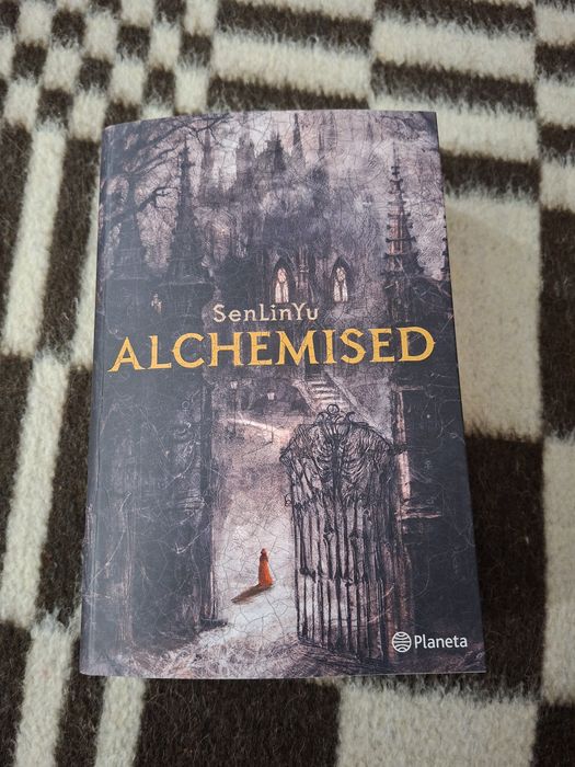 Livros, alguns como novos