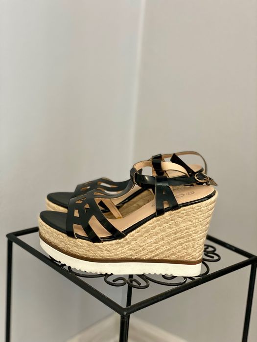 Босоніжки від GOGO shoes