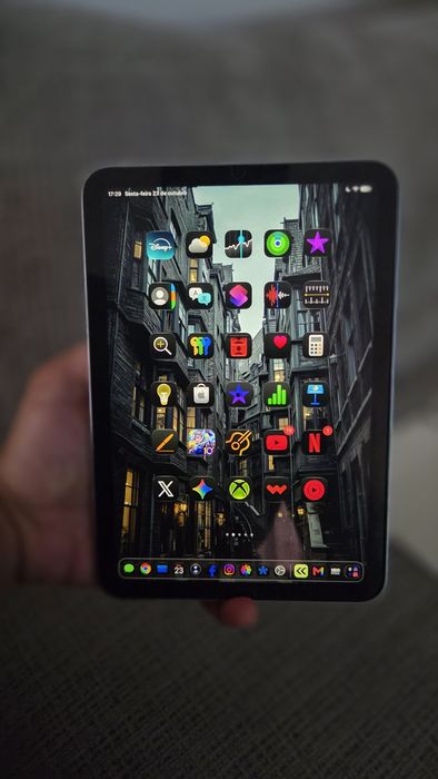 Ipad mini A17 Pro. Azul Claro 128 GB com fatura e garantia e itens.