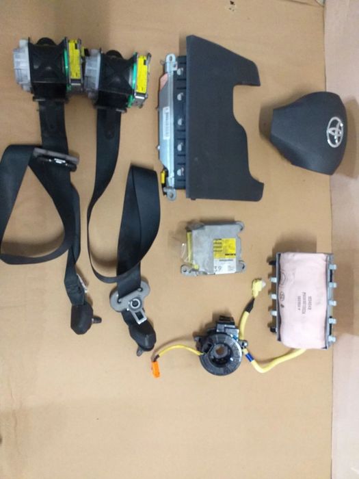 TOYOTA Yaris II poduszka kierowcy air bag pas pasy
