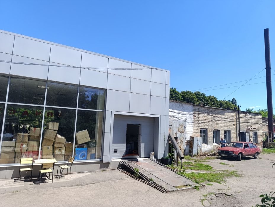 Продаж автосалону та станції технічного обслуговування