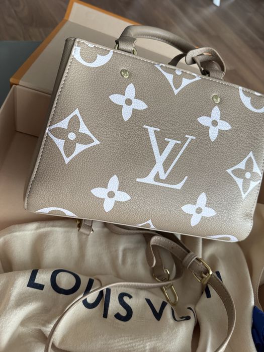 Beżowa torebka z monogramem LV
