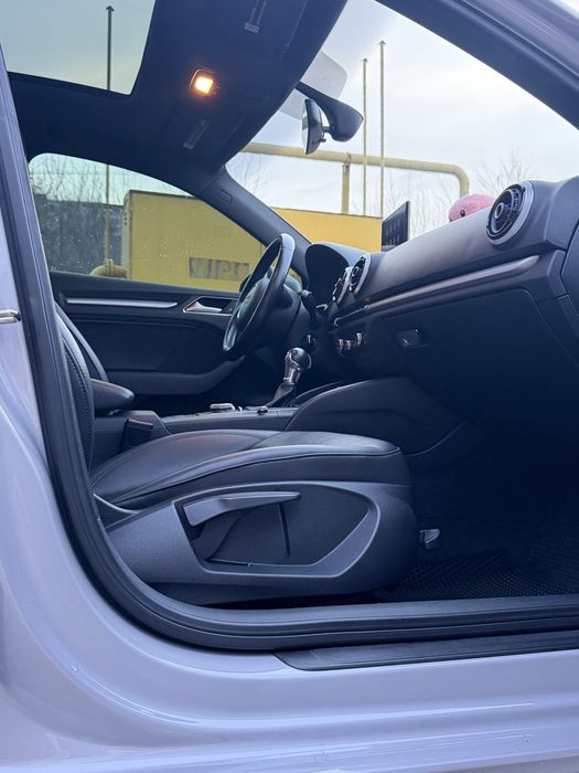 Продам Audi  A3 2015 года