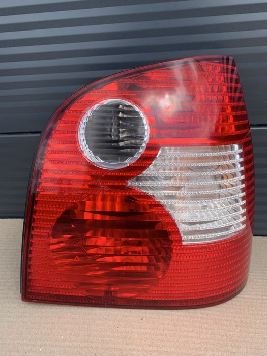 VW Polo 9N lampa prawa tylna prawy tył kompletna EUROPA