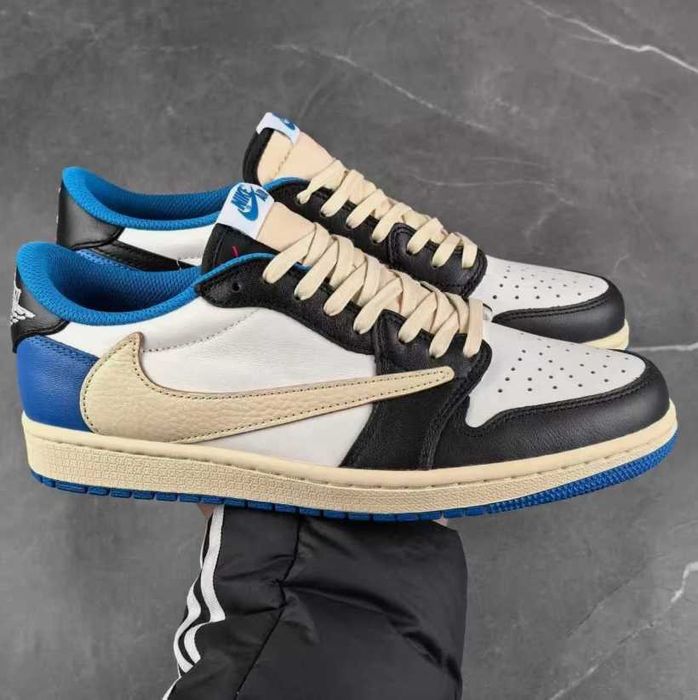 Jordan 1 Retro Low OG SP Travis Scott Fragment R.45